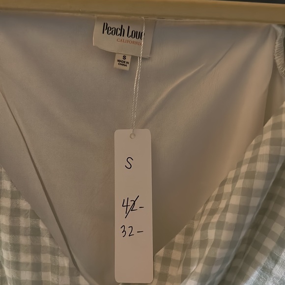 Peach Love California Ivory and Mint Crop Top Size S - Picture 3 of 8